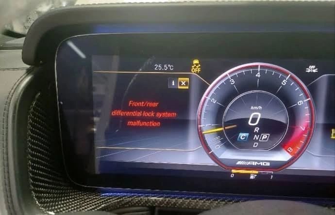 All 3 Differential Locks Active Confirmation