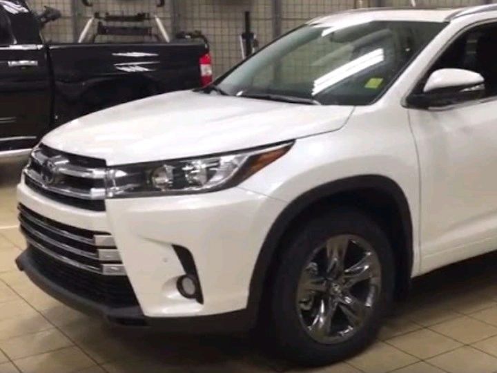 2017 Toyota Highlander in Workshop Bay